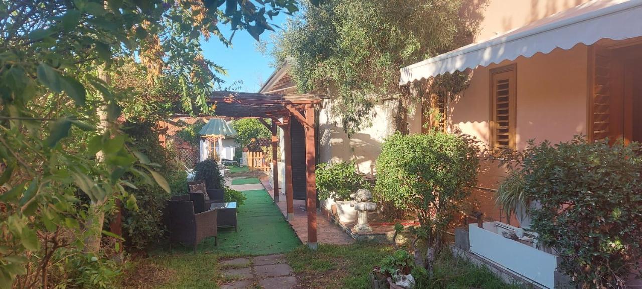 Appartamento suite deluxe climatizzato cucina giardino wifi rent a car Aci Bonaccorsi Esterno foto