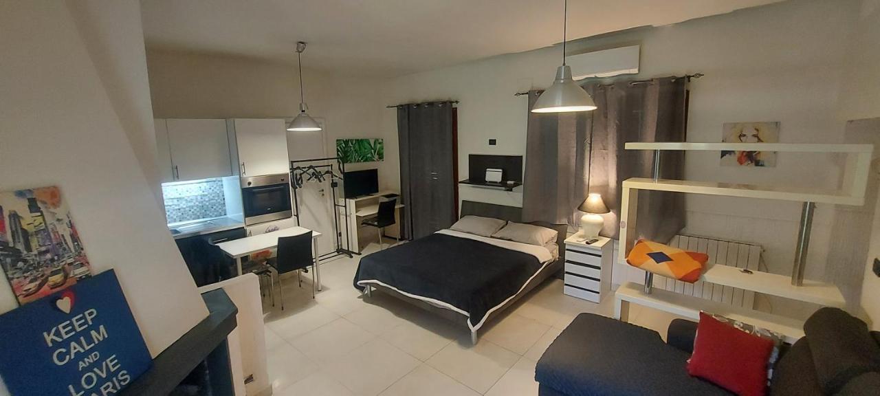 Appartamento suite deluxe climatizzato cucina giardino wifi rent a car Aci Bonaccorsi Esterno foto