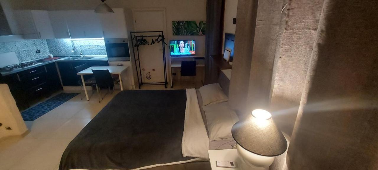 Appartamento suite deluxe climatizzato cucina giardino wifi rent a car Aci Bonaccorsi Esterno foto