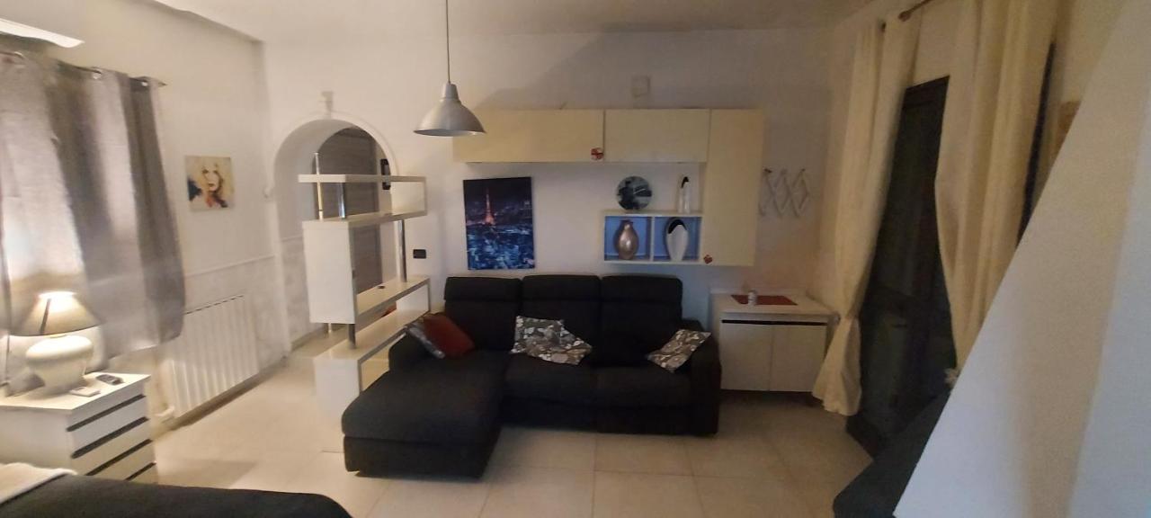 Appartamento suite deluxe climatizzato cucina giardino wifi rent a car Aci Bonaccorsi Esterno foto